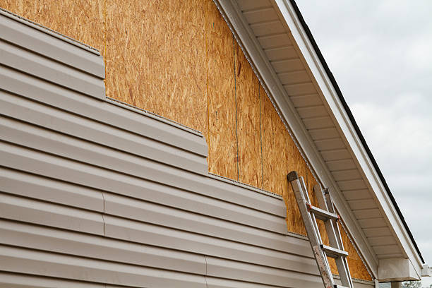 Professional Storm Damage Siding Repair technician working in Glenshaw, PA